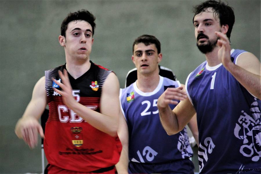 Fotos: Partido CB La Flecha- UVA derbi local baloncesto Liga EBA