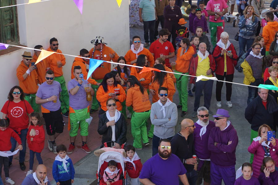 Fotos: Fiestas de Arroyo. San Juan Evangelista. Pregón y desfile de peñas
