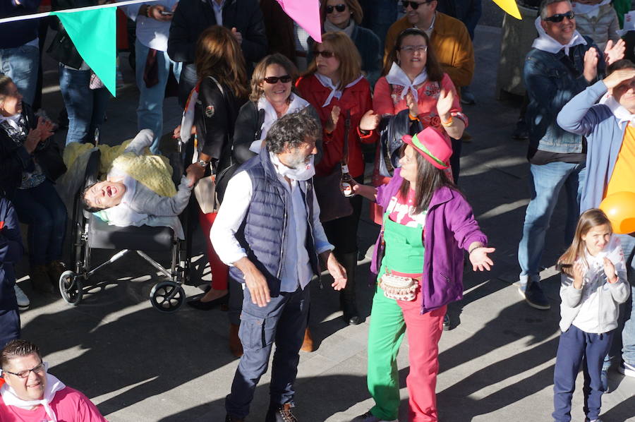 Fotos: Fiestas de Arroyo. San Juan Evangelista. Pregón y desfile de peñas