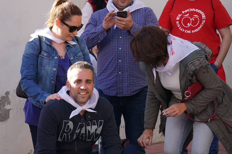 Fotos: Fiestas de Arroyo. San Juan Evangelista. Pregón y desfile de peñas