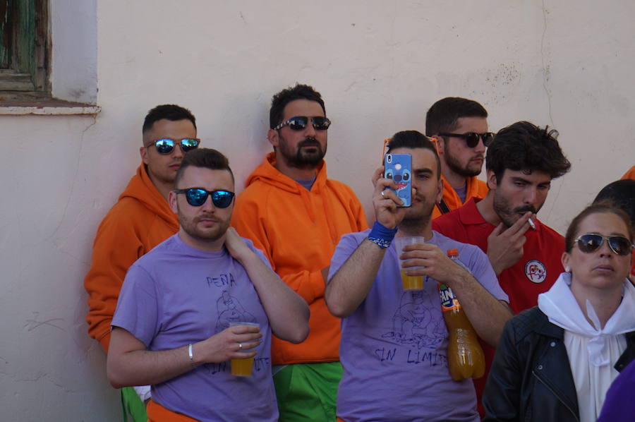 Fotos: Fiestas de Arroyo. San Juan Evangelista. Pregón y desfile de peñas