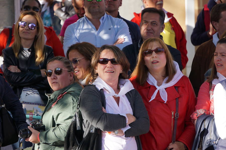Fotos: Fiestas de Arroyo. San Juan Evangelista. Pregón y desfile de peñas