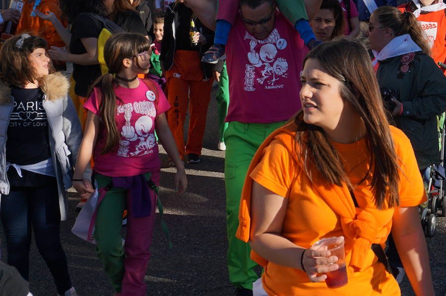 Fotos: Fiestas de Arroyo. San Juan Evangelista. Pregón y desfile de peñas