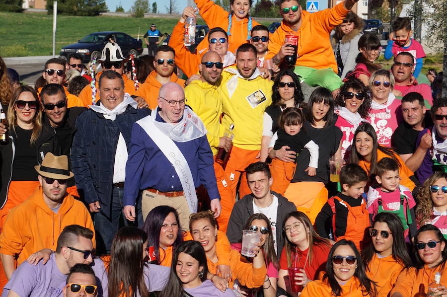 Fotos: Fiestas de Arroyo. San Juan Evangelista. Pregón y desfile de peñas