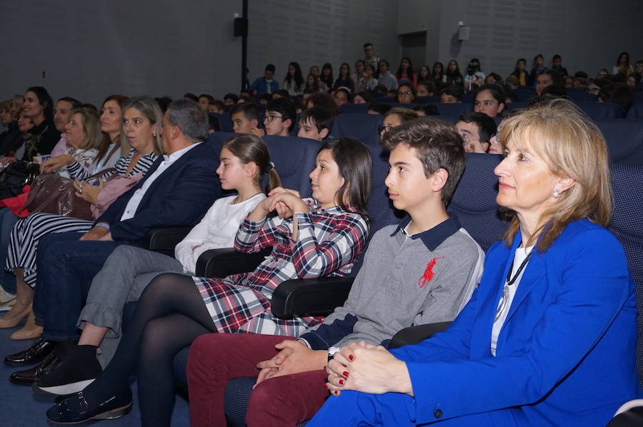 Fotos: Entrega de premios del VII concurso 'El Futuro en Nuestras Manos’