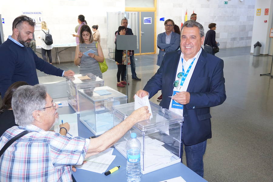 Fotos: Candidatos a la alcaldía de Arroyo y normalidad en los colegios electorales