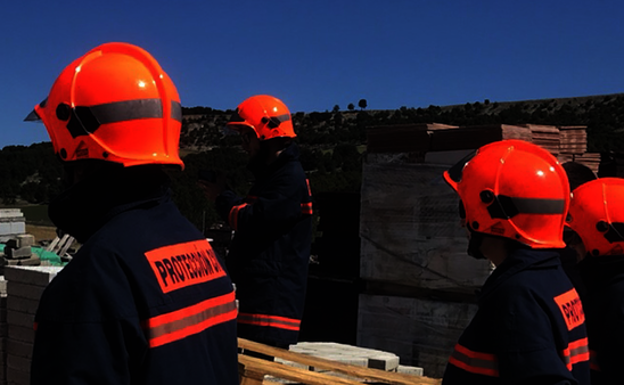 Voluntarios de Protección Civil de Arroyo en plenas prácticas. 