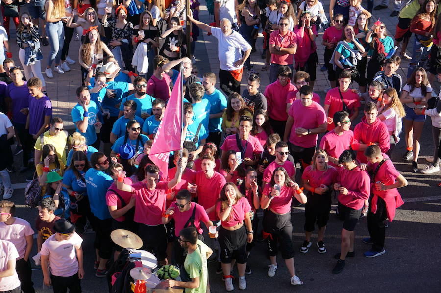 Fotos: Pregón y desfile de peñas fiestas de La Flecha