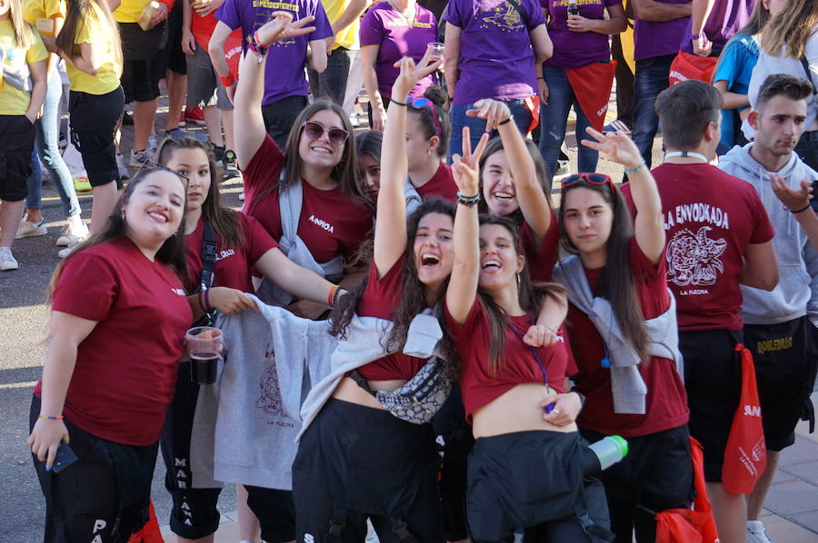 Fotos: Pregón y desfile de peñas fiestas de La Flecha