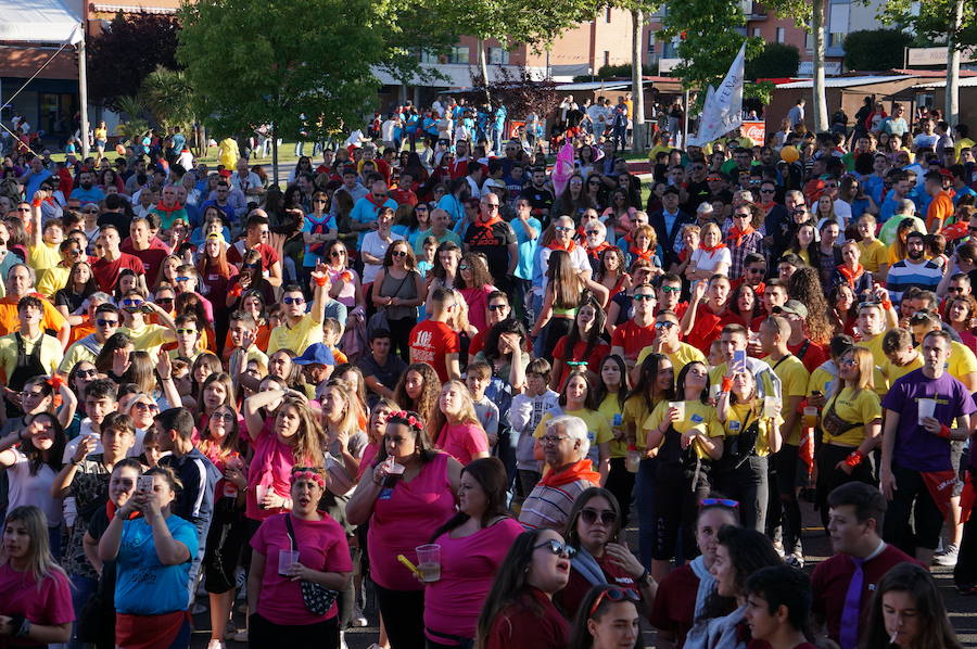 Fotos: Pregón y desfile de peñas fiestas de La Flecha