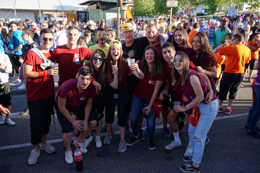 Fotos: Pregón y desfile de peñas fiestas de La Flecha