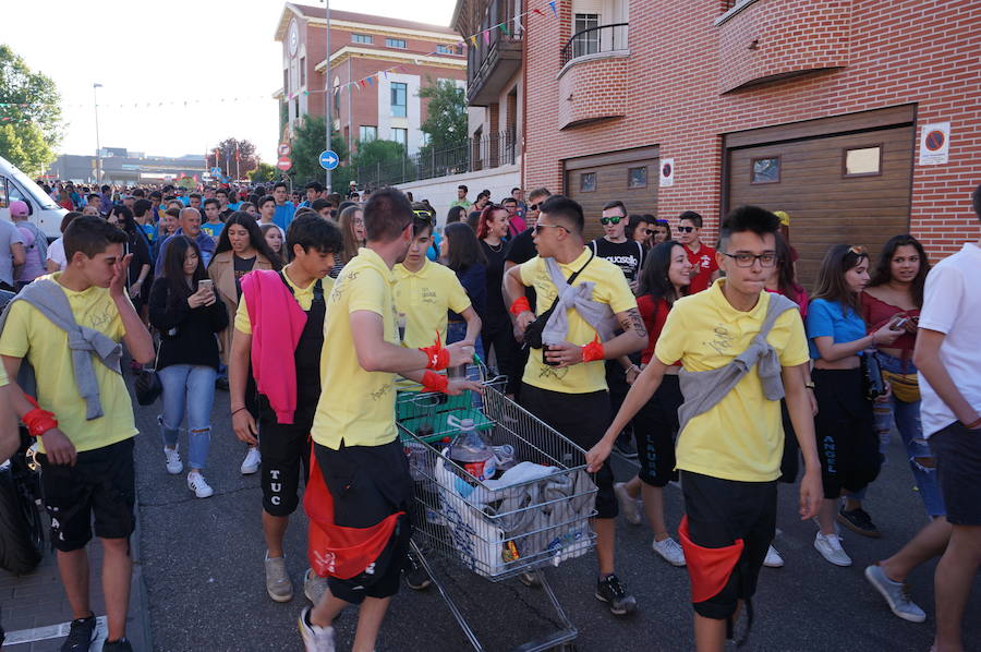 Fotos: Pregón y desfile de peñas fiestas de La Flecha