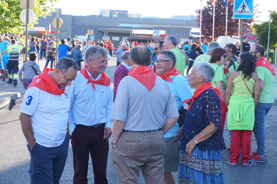 Fotos: Pregón y desfile de peñas fiestas de La Flecha