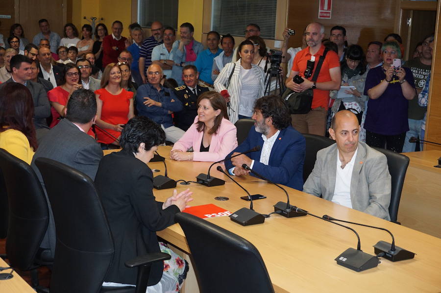 Fotos: Pleno nombramiento como alcalde de Arroyo de Sarbelio Fernández