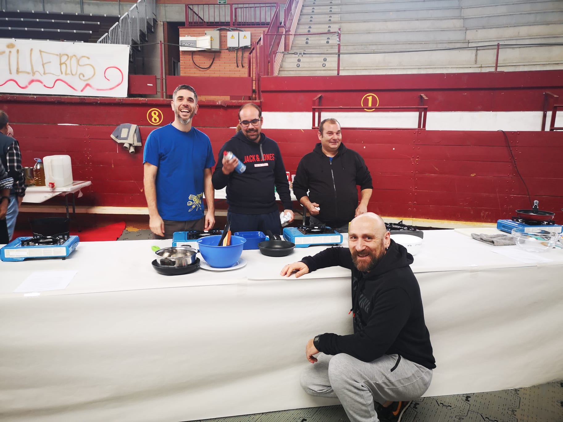 Fotos: Concurso masculino de tortillas en Arroyo de la Encomienda