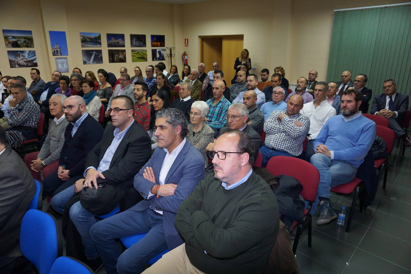 Emocionante acto de reconocimiento en la sede de la Mancomunidad Torozos en Arroyo de la Encomienda a la Guardia Civil con presencia de todos los alcaldes. 