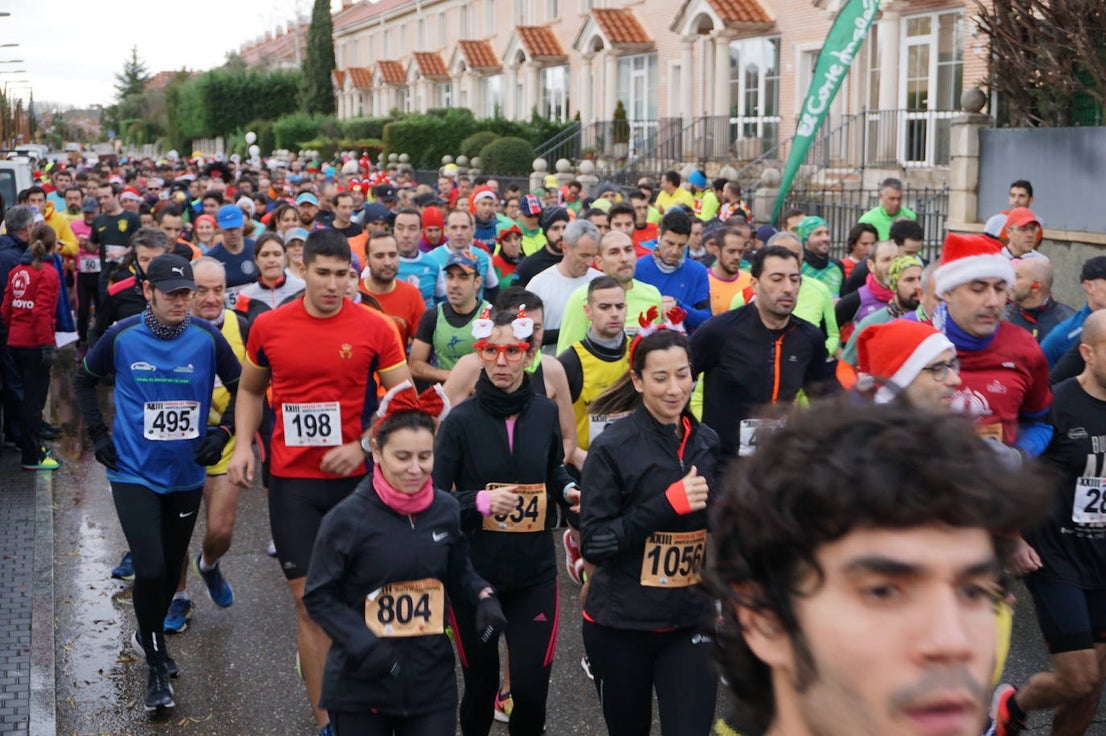 Los alegres y divertidos disfraces cobran protagonismo cada año en la Carrera del Turrón de Arroyo. 