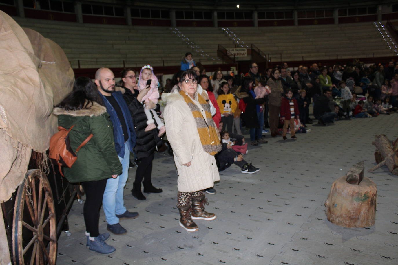 Adoración de los Reyes Magos al Niño Jesús en el portal de Belén. 