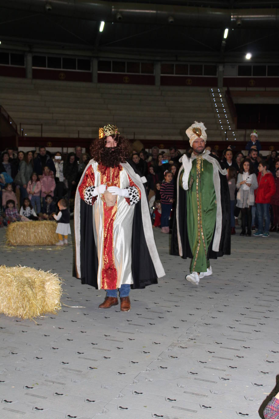 Adoración de los Reyes Magos al Niño Jesús en el portal de Belén. 