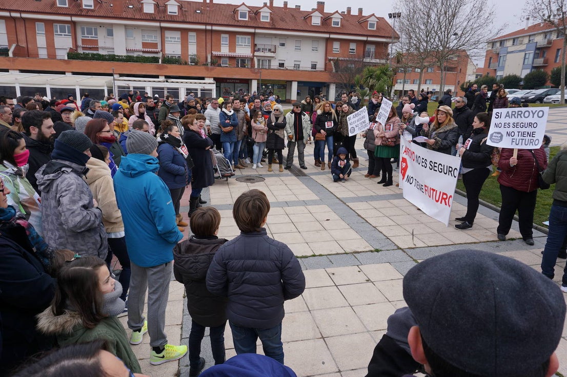 Lectura del manifiesto de la plataforma. 