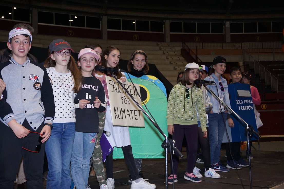 La comparse El Batacazo ganó el concurso infantil de chirigotas de Arroyo. 