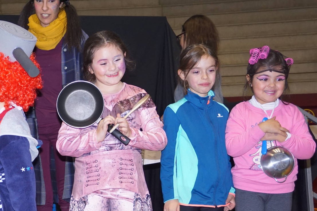 La comparse El Batacazo ganó el concurso infantil de chirigotas de Arroyo. 