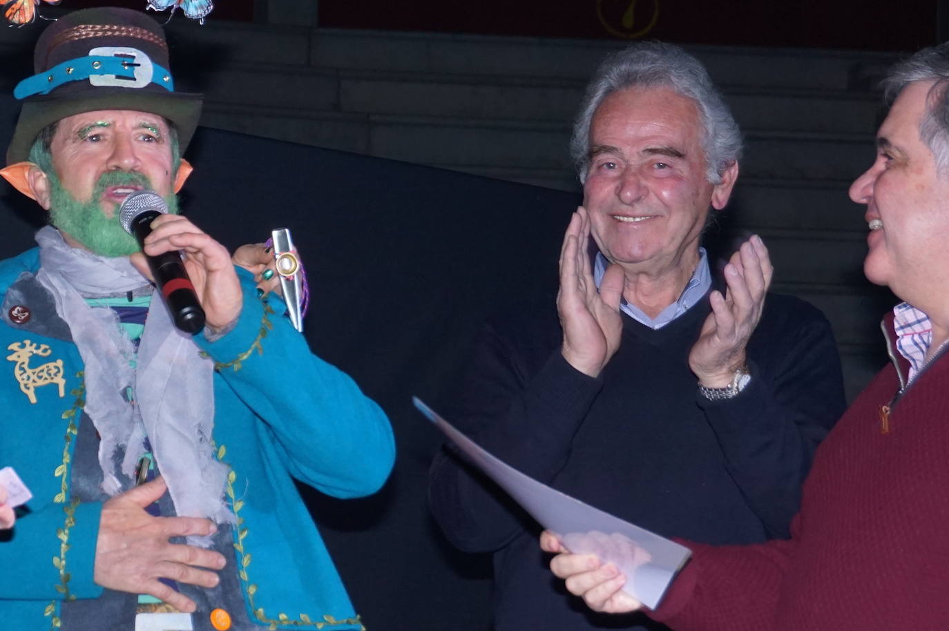 La comparsa Los de Siempre, con la chirigota Venimos Encantados, ganaron el concurso de Arroyo previo a las Bodas de Plata. 