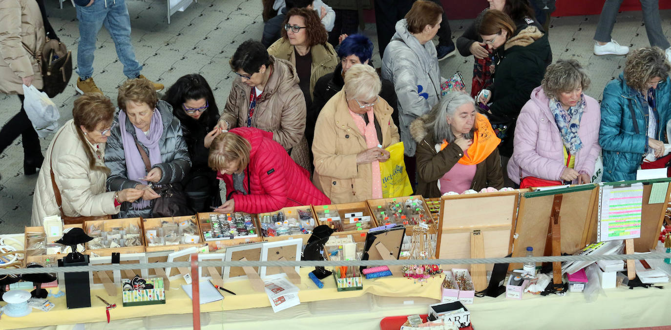 Fotos: El encuentro de bolillos en Arroyo de la Encomienda