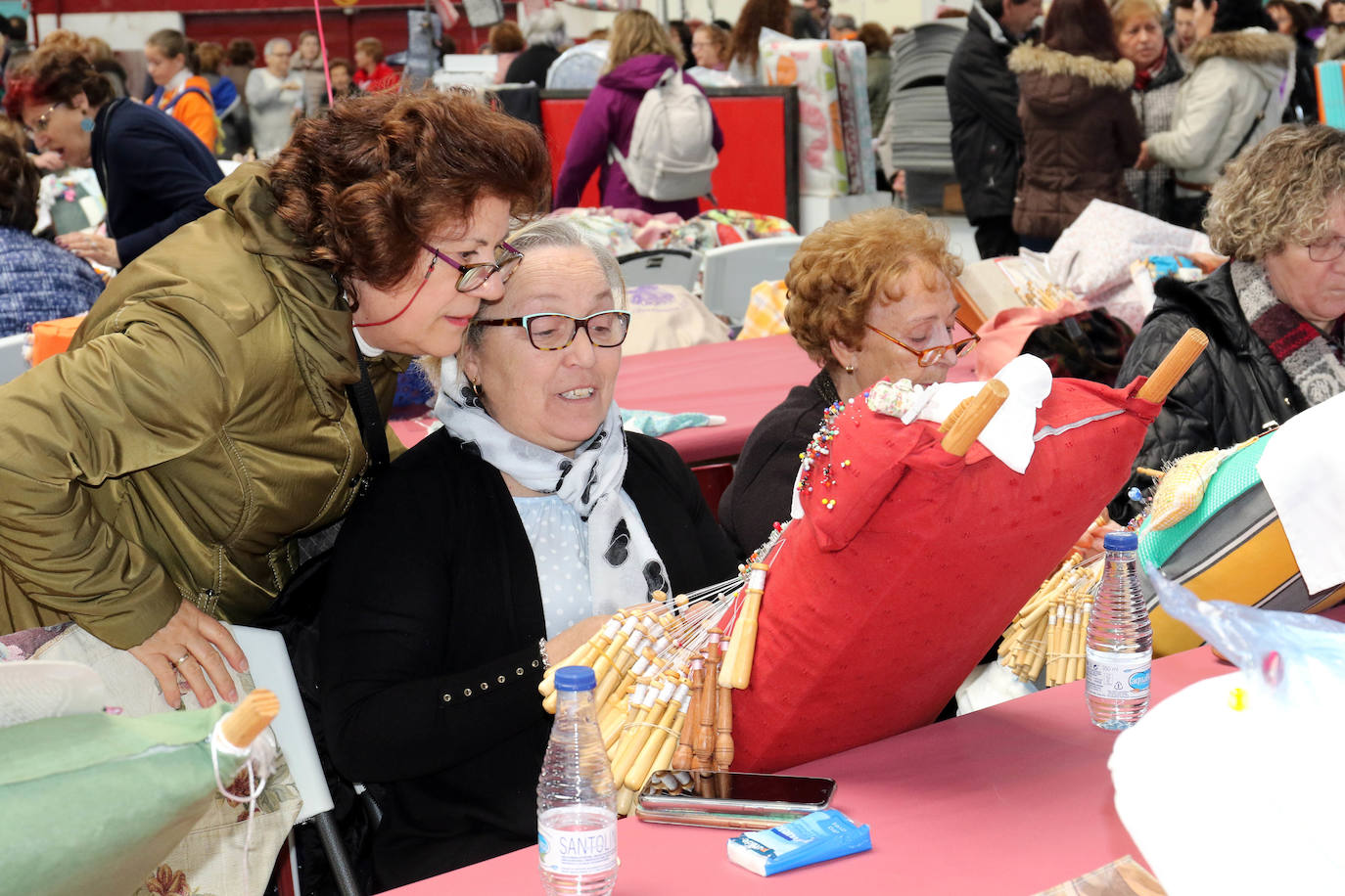 Fotos: El encuentro de bolillos en Arroyo de la Encomienda