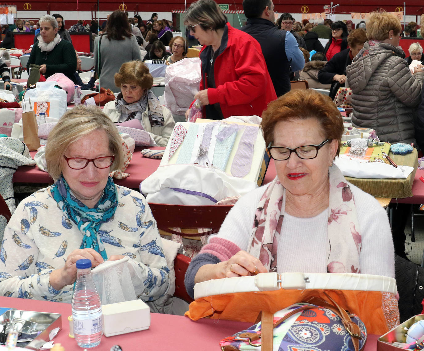 Fotos: El encuentro de bolillos en Arroyo de la Encomienda