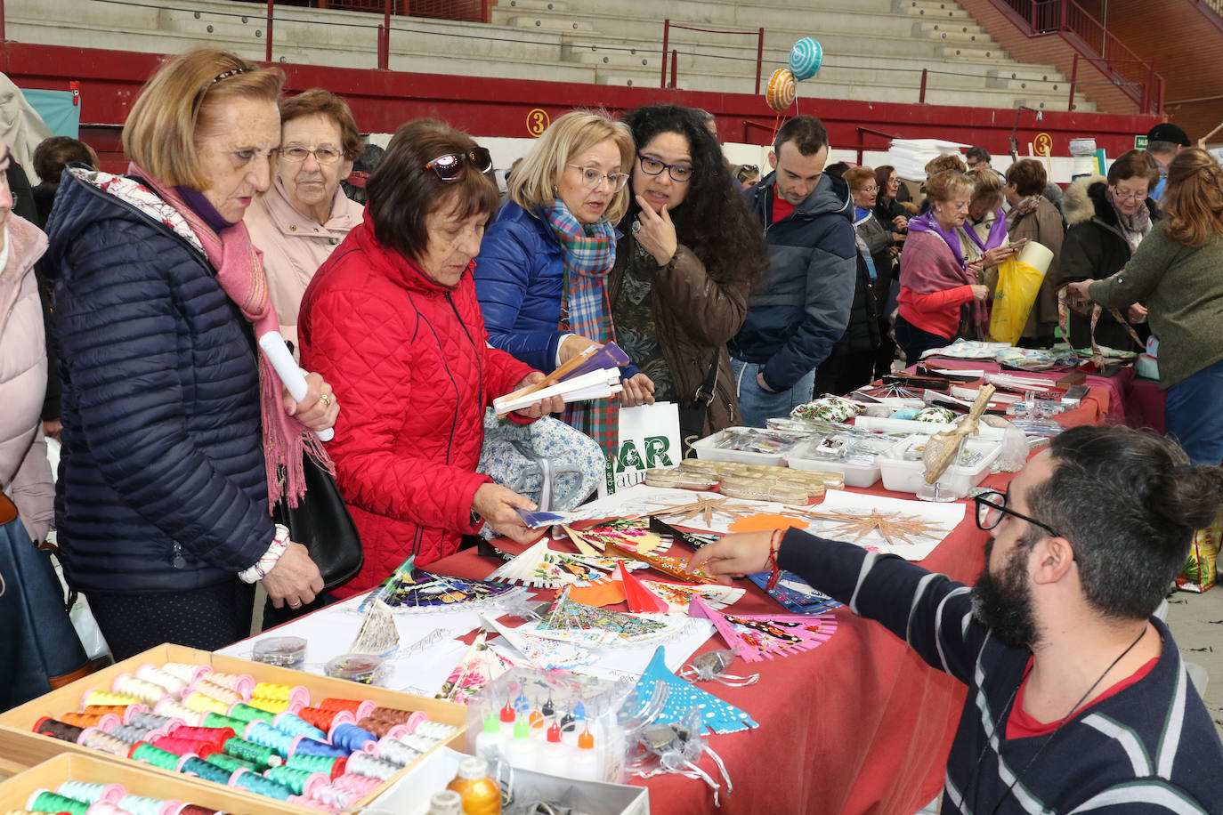 Fotos: El encuentro de bolillos en Arroyo de la Encomienda