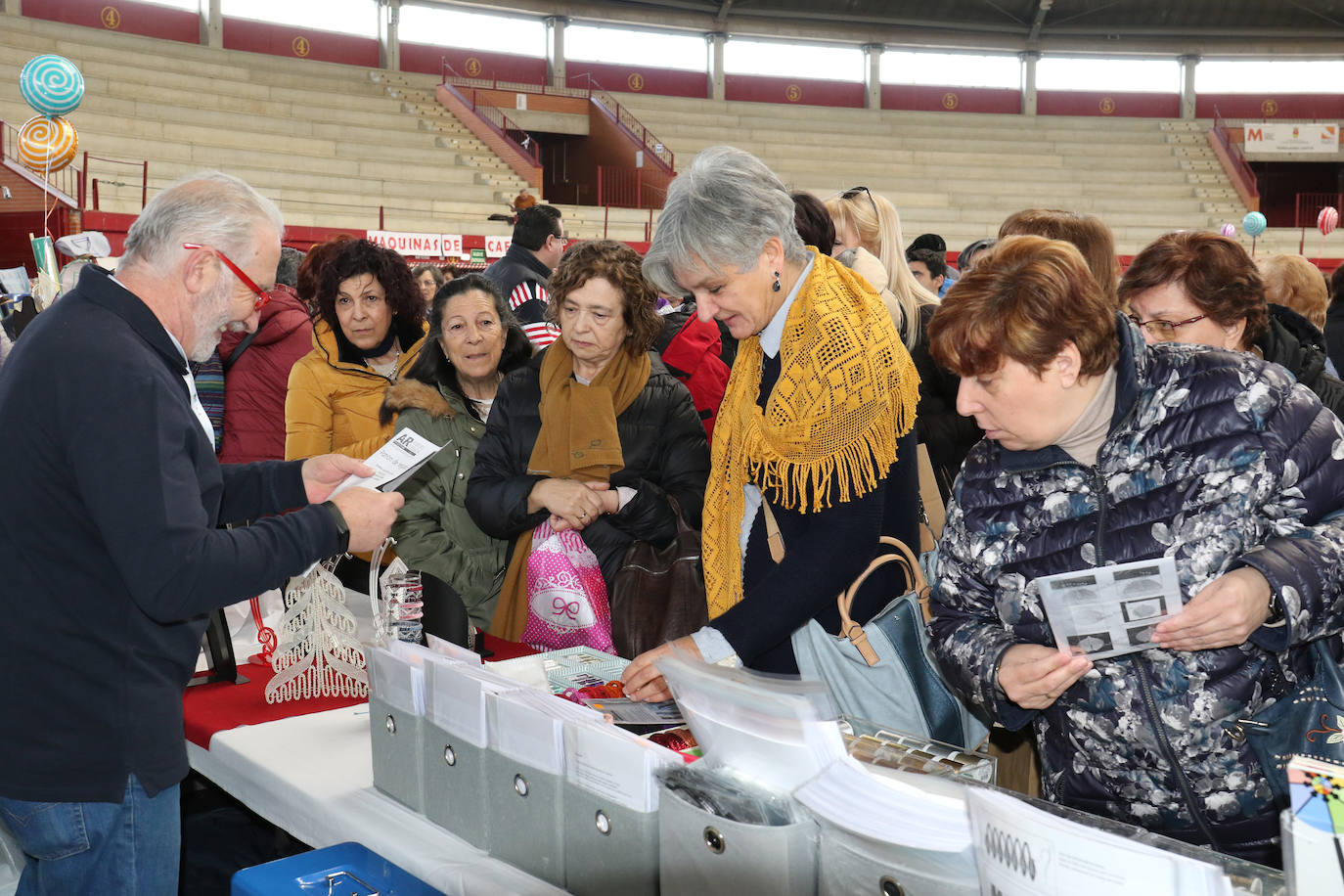 Fotos: El encuentro de bolillos en Arroyo de la Encomienda