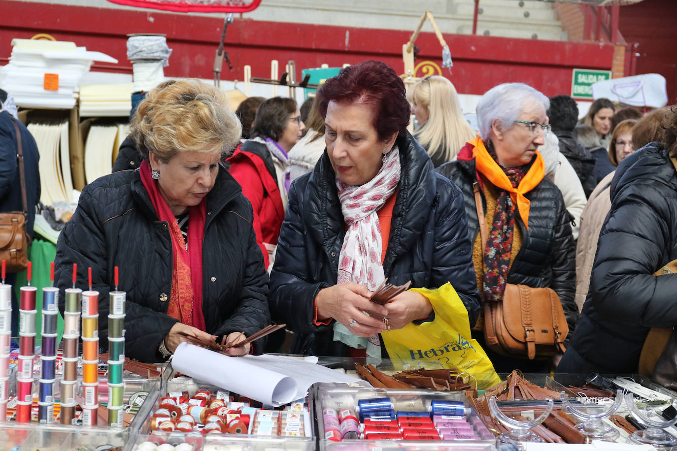 Fotos: El encuentro de bolillos en Arroyo de la Encomienda