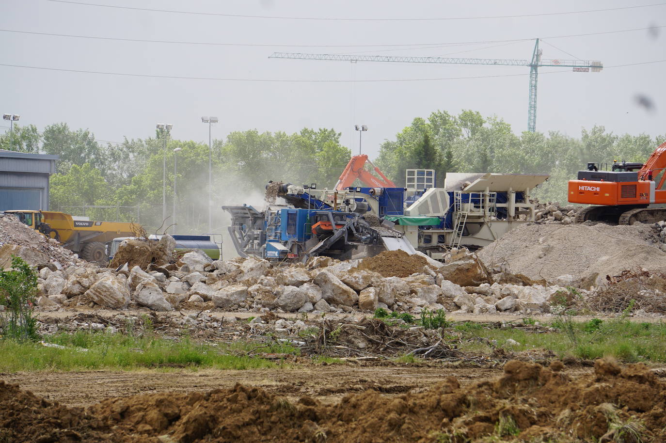 Fotos: Demolición fábrica Smurfit y urbanización parcela sector SE-02 en Arroyo