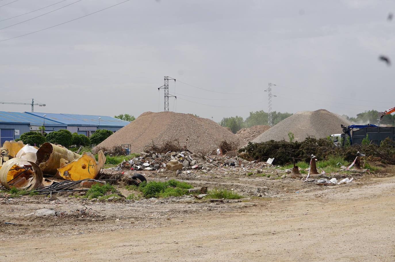 Fotos: Demolición fábrica Smurfit y urbanización parcela sector SE-02 en Arroyo