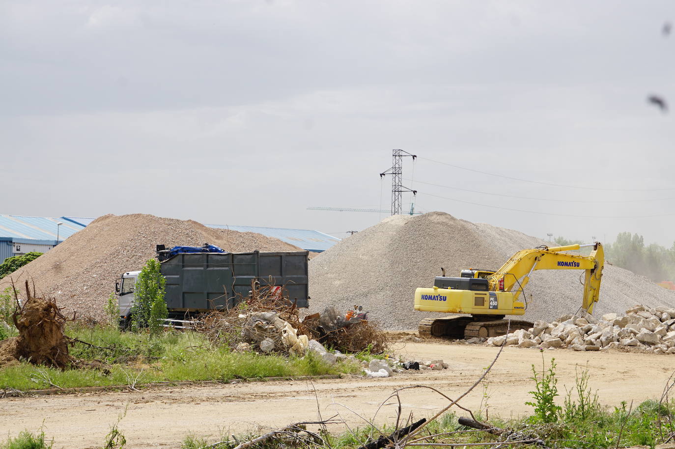 Fotos: Demolición fábrica Smurfit y urbanización parcela sector SE-02 en Arroyo