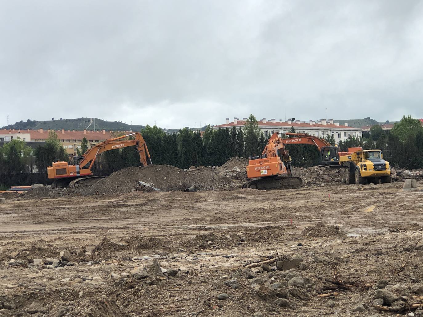 Fotos: Demolición fábrica Smurfit y urbanización parcela sector SE-02 en Arroyo