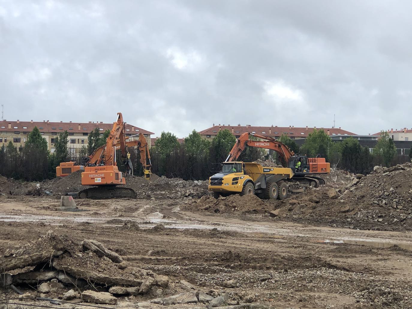 Fotos: Demolición fábrica Smurfit y urbanización parcela sector SE-02 en Arroyo