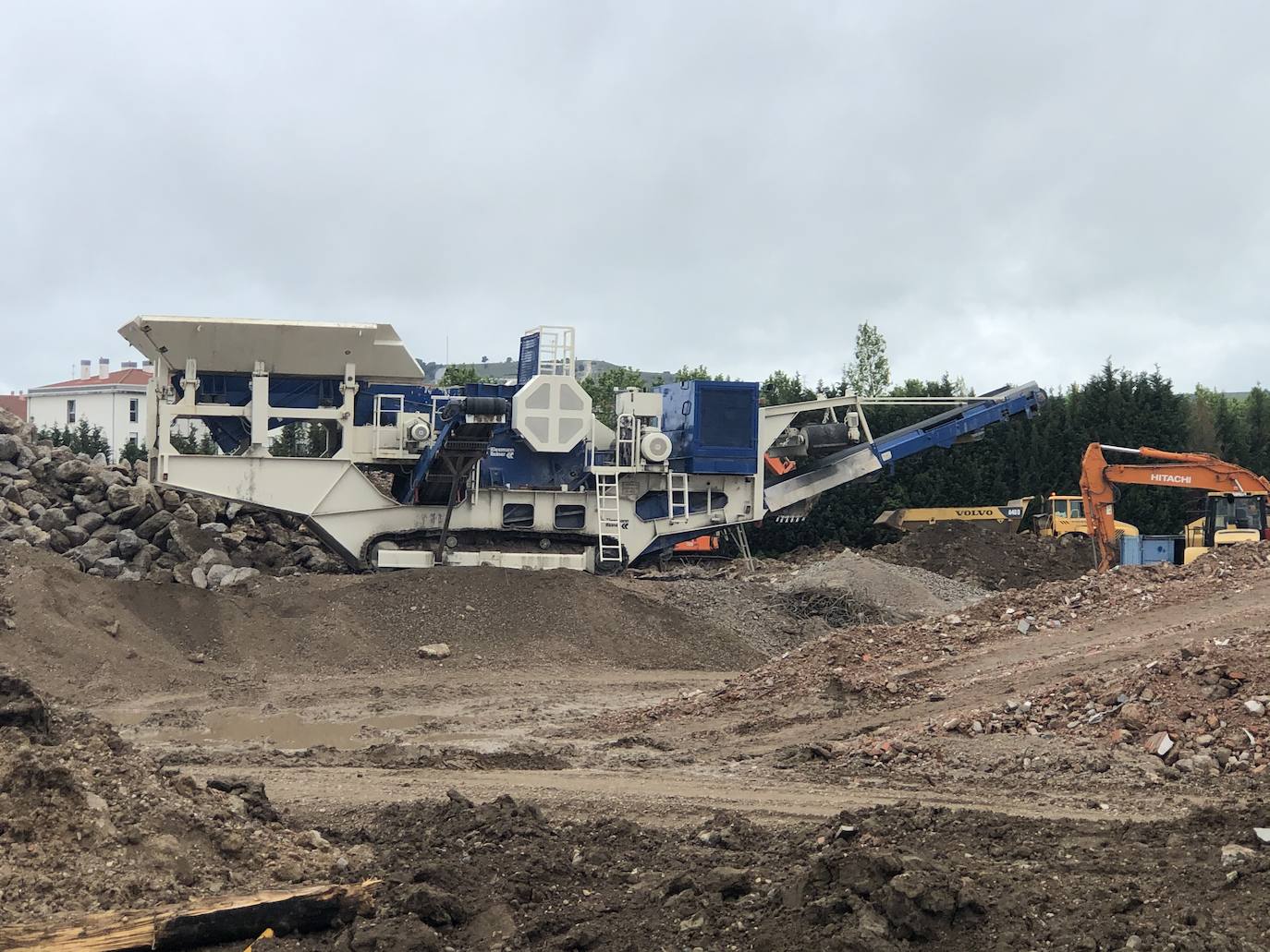 Fotos: Demolición fábrica Smurfit y urbanización parcela sector SE-02 en Arroyo