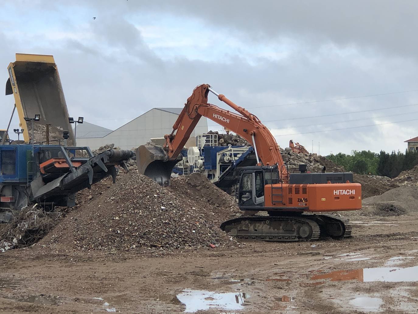 Fotos: Demolición fábrica Smurfit y urbanización parcela sector SE-02 en Arroyo