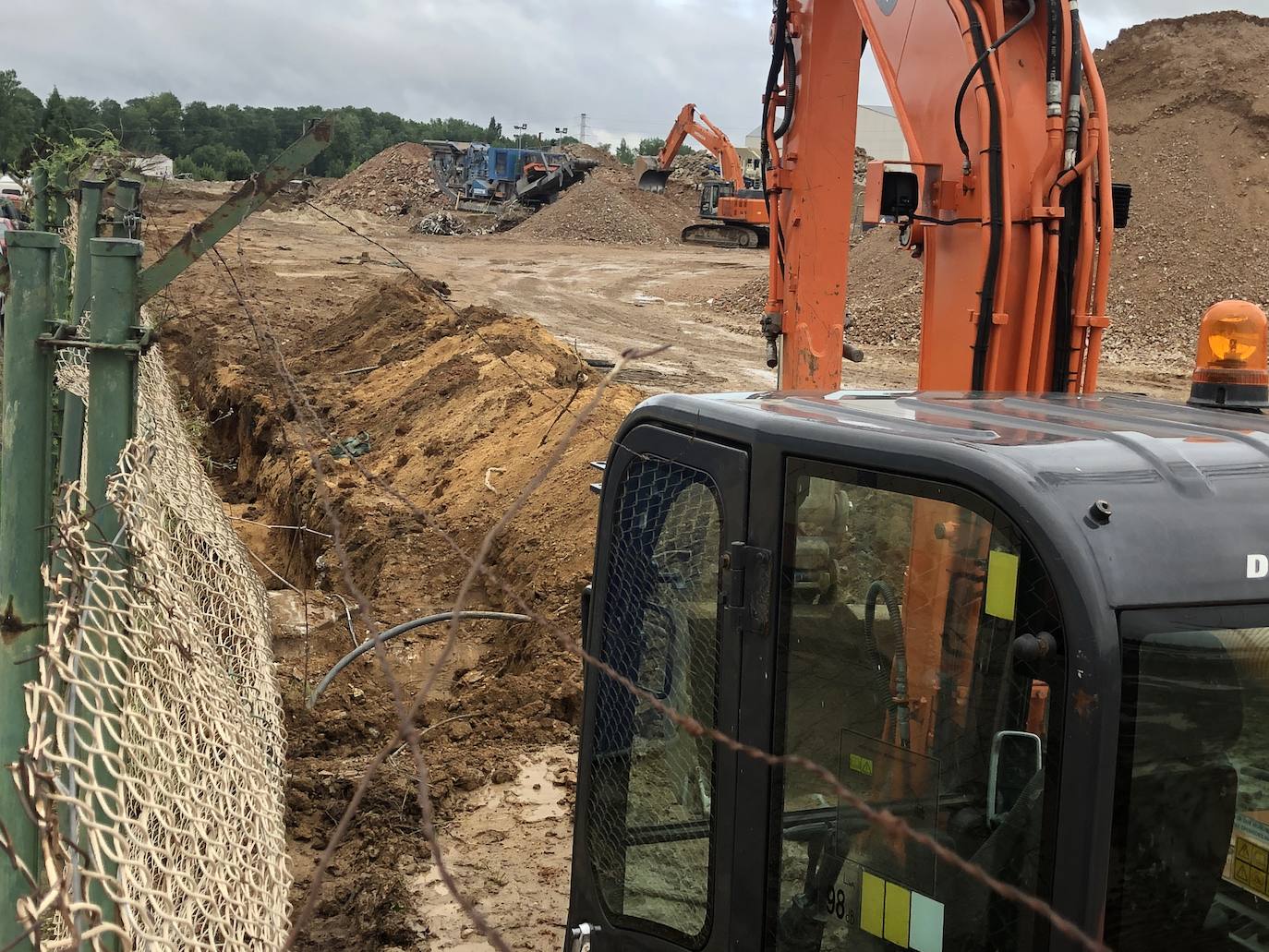 Fotos: Demolición fábrica Smurfit y urbanización parcela sector SE-02 en Arroyo