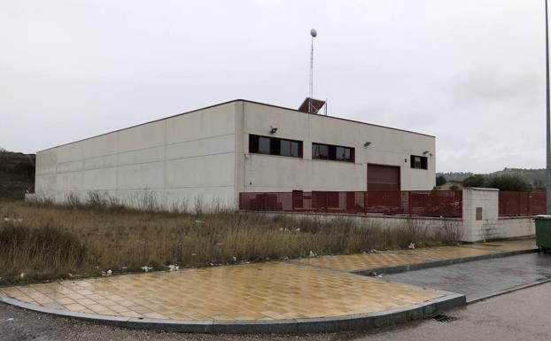 Nave municipal que albergará el parque de bomberos de Arroyo en el polígono La Encomienda. 