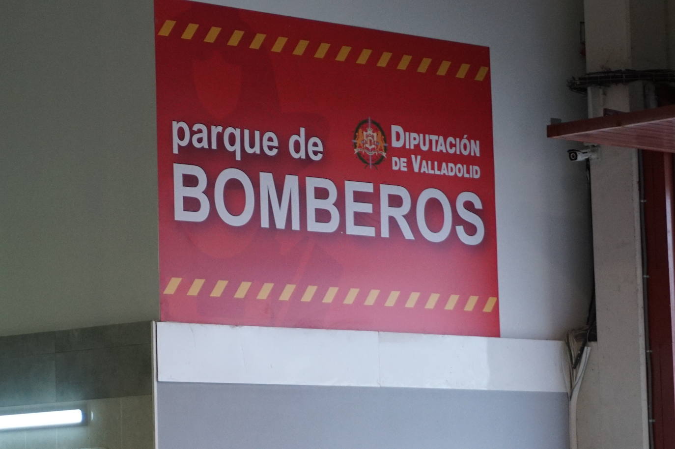 El alcalde de Arroyo, Sarbelio Fernández, dio la bienvenida a los nuevos bomberos del parque de Arroyo y les agradeció su esfuerzo y profesionalidad con los mejores deseos para el desempeño de sus funciones. 