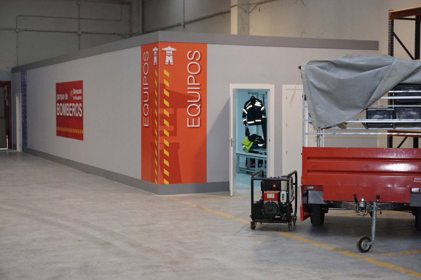 El alcalde de Arroyo, Sarbelio Fernández, dio la bienvenida a los nuevos bomberos del parque de Arroyo y les agradeció su esfuerzo y profesionalidad con los mejores deseos para el desempeño de sus funciones. 