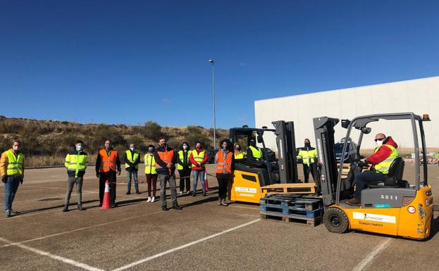 Alumnos de uno de los cursos de carretillero celebrados en Arroyo. 