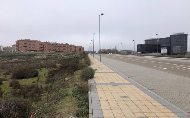 El cuartel de la Guardia Civil estaría perfectamente comunicado y con fácil y rápido acceso, frente al edificio de 'La Perla Negra' de la Junta de Castilla y León. 
