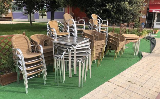 Aspecto que presentaban las terrazas de Arroyo durante los meses más duros del confinamiento. 