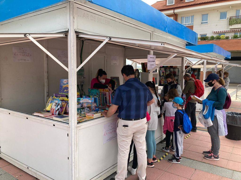 Todas las actividades de la I Feria del Libro de Arroyo han contado con destacada asistencia de público. 
