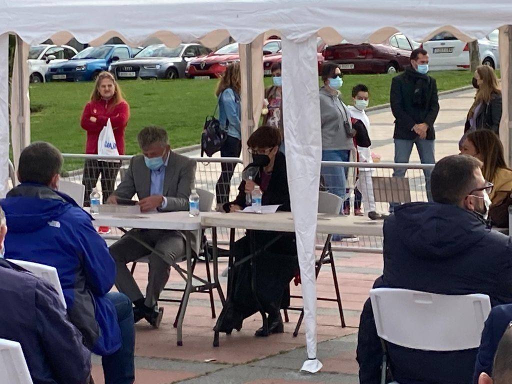 Todas las actividades de la I Feria del Libro de Arroyo han contado con destacada asistencia de público. 