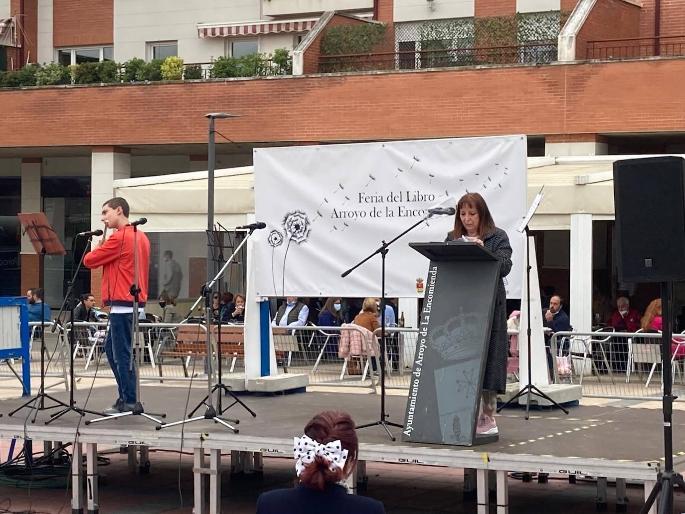 Todas las actividades de la I Feria del Libro de Arroyo han contado con destacada asistencia de público. 